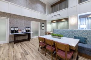 hampton inn and suites casper