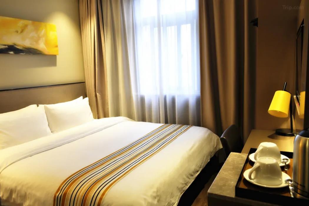 home inn plus shanghai huaihai road sinan road