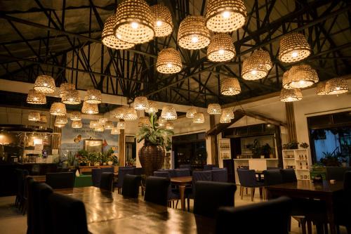 samkara restaurant and garden resort