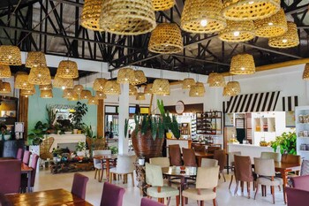 samkara restaurant and garden resort