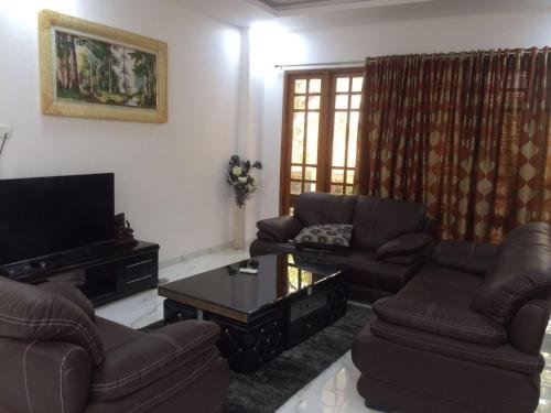 Holiday Aapke Liye,,3 star