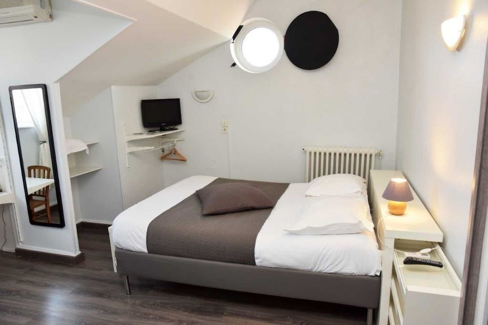 hotel de paris capdenac