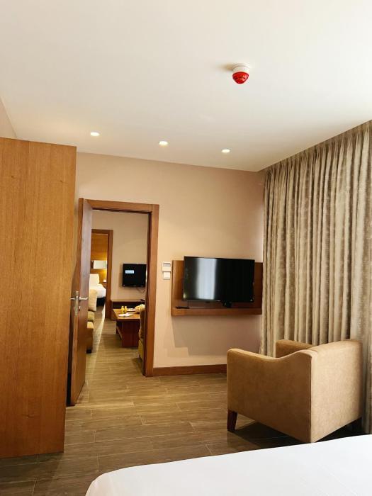 the seventh star hotel suites