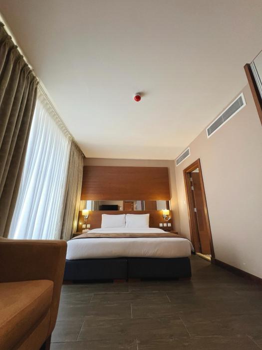 the seventh star hotel suites