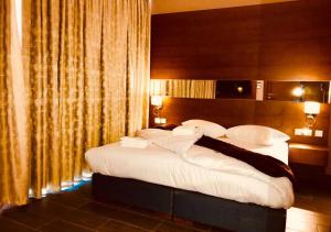 the seventh star hotel suites