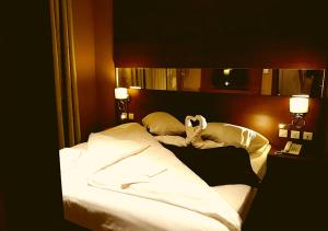 the seventh star hotel suites