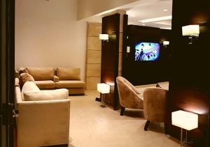 the seventh star hotel suites