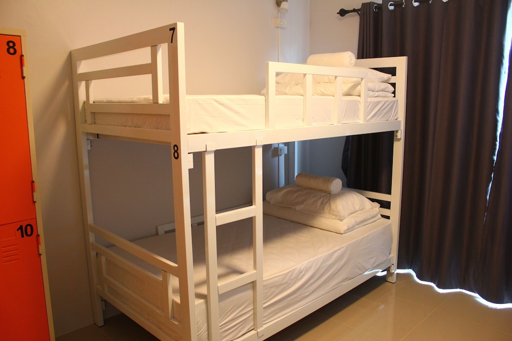 khaolak mind home hostel adults only