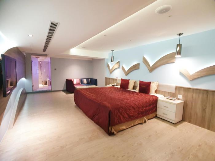 surreal motel xinjhung branch