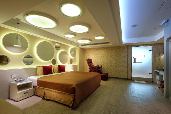 surreal motel xinjhung branch