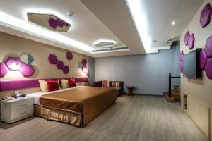 surreal motel xinjhung branch