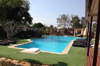 check in and chill out laem sok pier