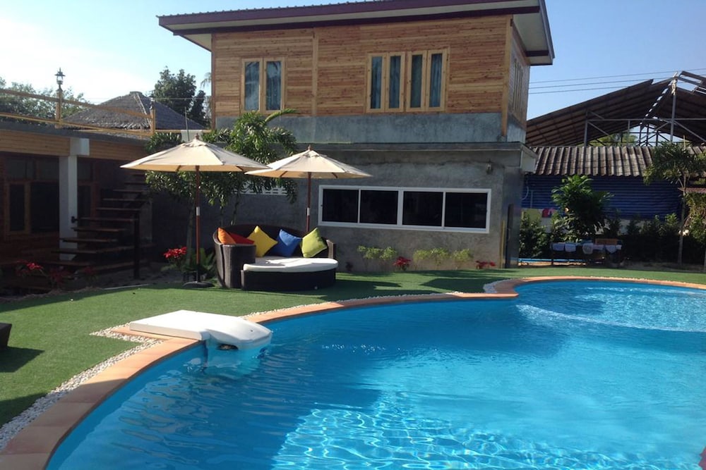 check in and chill out laem sok pier