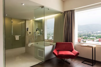 nh collection monterrey san pedro