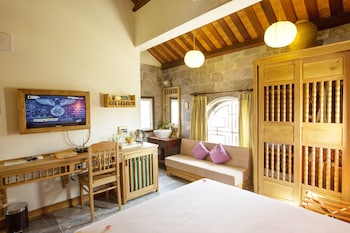 vinh hung library hotel