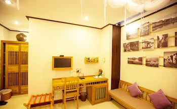 vinh hung library hotel