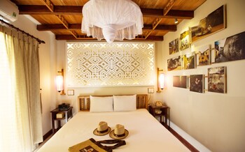 vinh hung library hotel