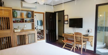 vinh hung library hotel