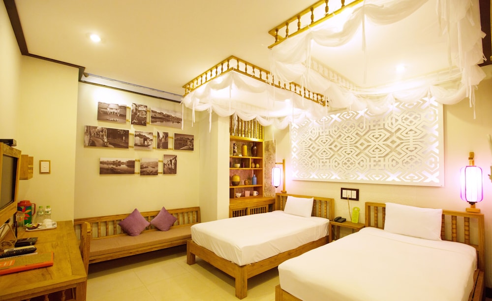 vinh hung library hotel