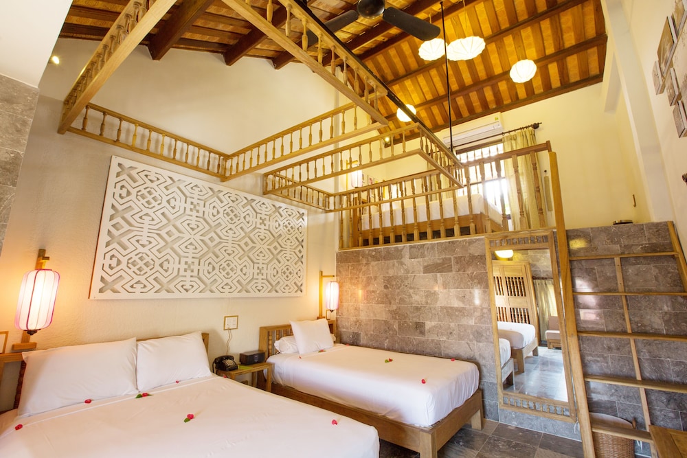 vinh hung library hotel