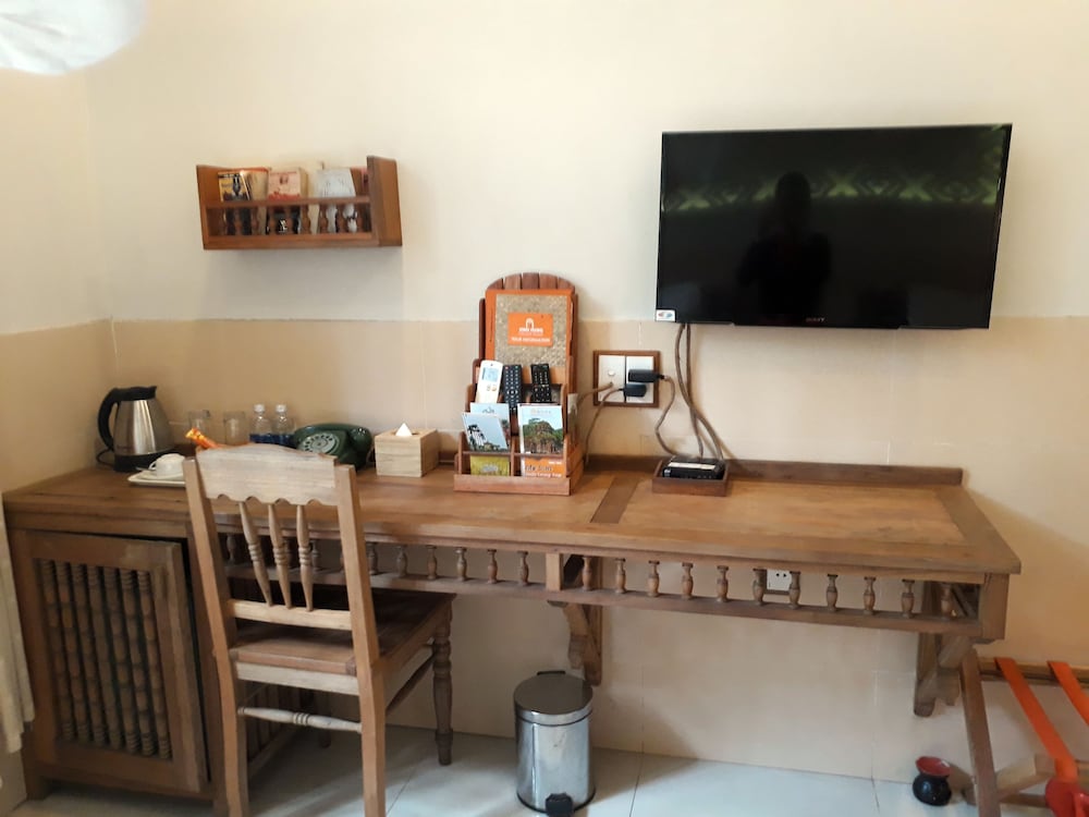 vinh hung library hotel