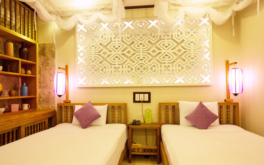 vinh hung library hotel