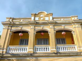 vinh hung library hotel