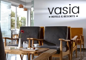 vasia royal hotel