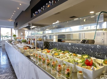 vasia royal hotel