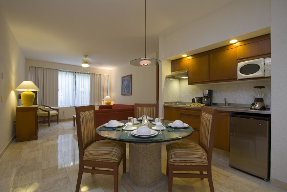 Ocean Breeze Acapulco,Playa Diamante>>Acapulco,4 star