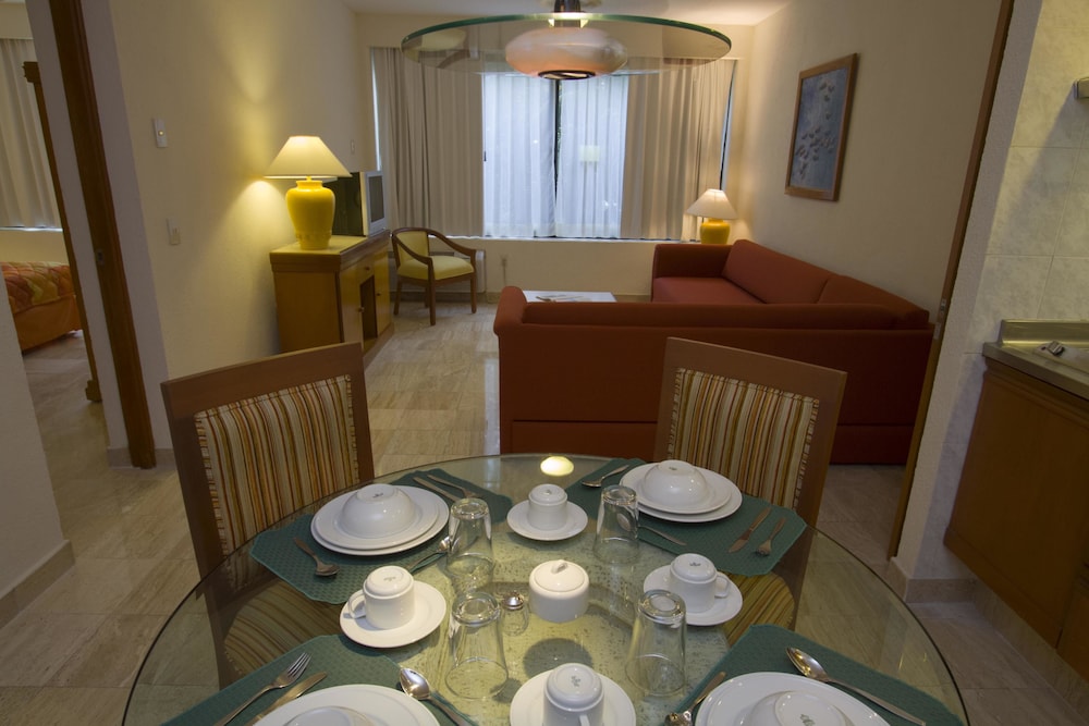 Ocean Breeze Acapulco,Playa Diamante>>Acapulco,4 star