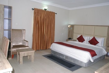 de dreams hotel and suites