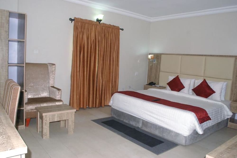 de dreams hotel and suites