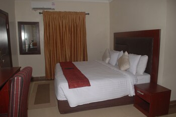 de dreams hotel and suites