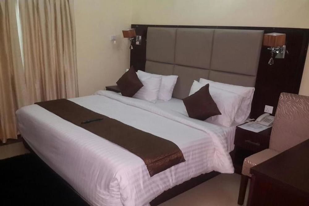 de dreams hotel and suites