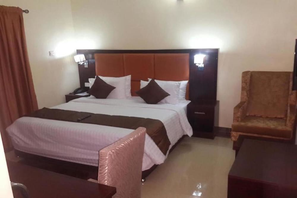 de dreams hotel and suites