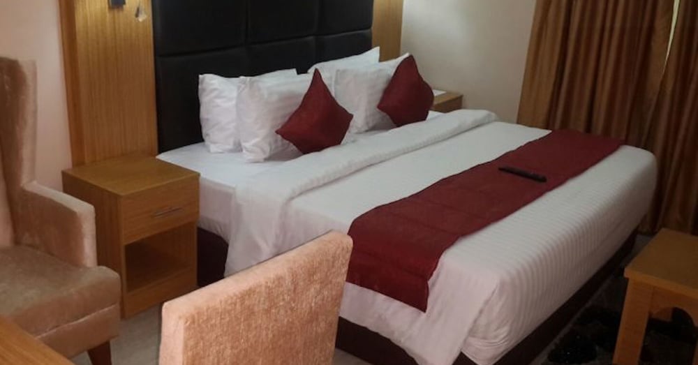 de dreams hotel and suites