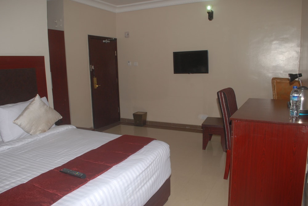 de dreams hotel and suites