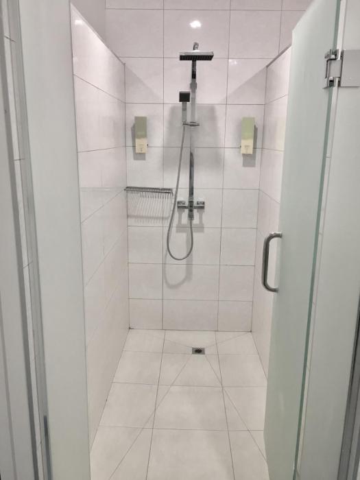 metro adventurer backpackers