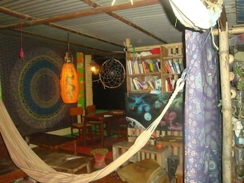 The Nepali Hive,Near Garden Of Dreams,2 star