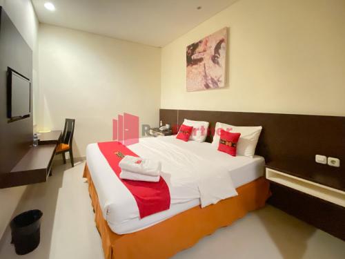 hotel alpha makassar redpartner