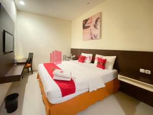 hotel alpha makassar redpartner