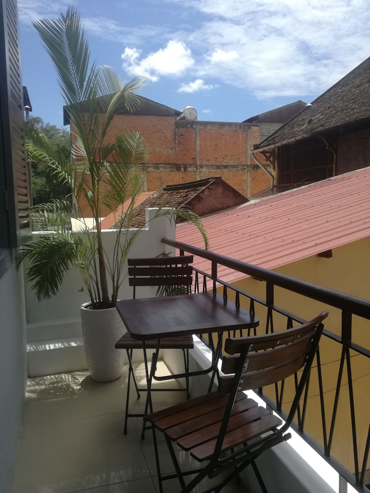 the place hostel and rooftop bar