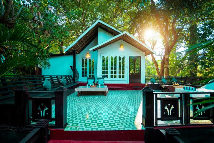 la la land resort by spicy mango