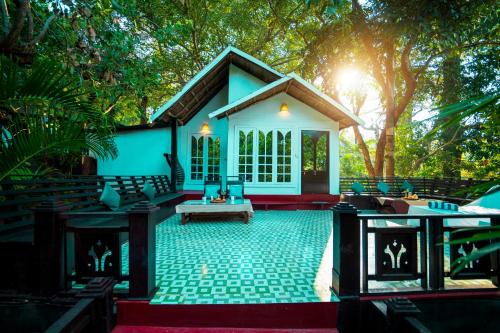 la la land resort by spicy mango