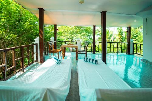 la la land resort by spicy mango