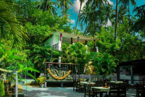 la la land resort by spicy mango