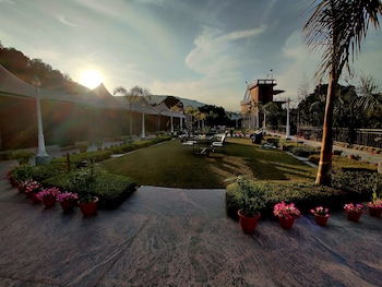 kunkhet valley resort