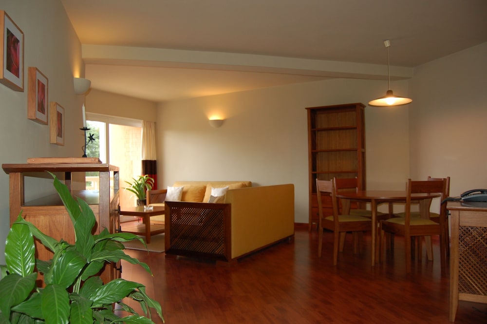 la residence du rova