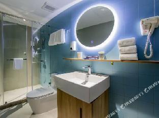 home inn zhuhai gongbei port light rail terminal